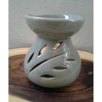 ราคา เตาน้ำมันหอม เตาอโรมา ทรงกลม ปั้นมือ สีเขียวศิลาดล ฉลุลายใบไม้ เซรามิค (5790071772)