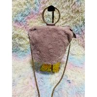 ราคา กระเป๋าทรงถัง สายโซ่ ขนนุ่มมาก ถือได้ สะพายได้ (21593635892)