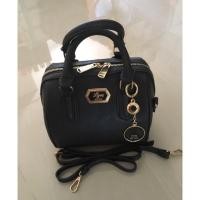 ราคา กระเป๋า LYN สะพายข้าง ทรงหมอน สีดำ (127424740)