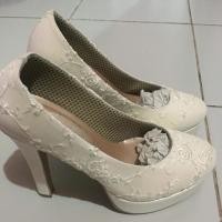 ราคา รองเท้าเจ้าสาว Fashion Eye ส้นสูง 5นิ้ว ไซส์ 35-36 ใส่ได้ค่ะ (1174587833)