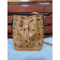 ราคา ส่งต่อกระเป๋า crossbody MCM ทรงขนมจีบ (10461445551)