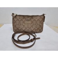 ราคา coach รุ่น พอช สีน้ำตาลคาราเมล มือสอง *มีตำหนิ (22473073734)