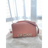 ราคา กระเป๋าสะพายข้างมือสอง GUESS แท้ 100% สีชมพู (6292710275)