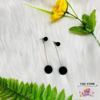 ราคา พร้อมส่ง ต่างหูแฟชั่น​ลูกตุ้มสีดำ แบบระย้า (9254814629)