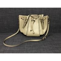 ราคา กระเป๋าสะพาย ทรงขนมจีบ มือสอง (1376947680)