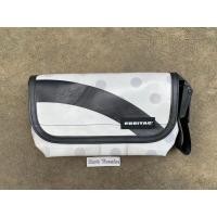 ราคา Freitag Hawaii five-O ผ้าใบ polkadot⚪️⚫️ (22900501256)