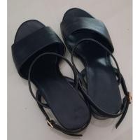 ราคา รองเท้ามือสอง CHARLES & KEITH (4832082010)