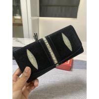 ราคา กระเป๋าหนังปลากระเบนแท้ มือ2 ใช้มือเดียว เจ้าของใช้เอง (21105538324)