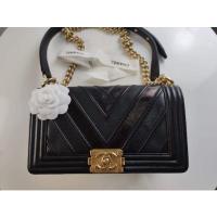 ราคา Chanel Boy Limited 10" แท้ (21820907484)