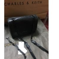 ราคา กระเป๋าสพาย CHARLES&KEITH แท้จากช๊อป size s (1113671002)