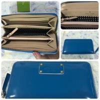 ราคา กระเป๋าสตางค์ kate spade ลดราคาพิเศษ 1300฿ ของแท้หนังแก้วสีน้ำเงินค่ะ (1226705510)