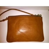 ราคา กระเป๋าหนังคล้องมือ Coach แท้ มือสองสภาพสวย (1849364689)