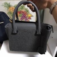 ราคา กระเป๋า CHARLES&KEITH สีเทา ไซส์s (2606918183)