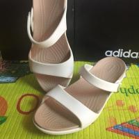 ราคา รองเท้า crocs แท้มือ2 (2498189288)