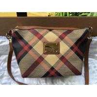 ราคา กระเป๋า Daks London แท้ สวยกริบ ราคาดี สภาพนี้จัดว่าหายาก (5011383452)