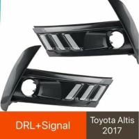 ราคา ครอบไฟตัดหมอก TOYOTA ALTIS 2017 พร้อมไฟ DAYLIGHT และไฟเลี้ยว (10615867367)