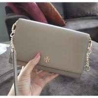 ราคา Used Like New Tory Burch Emerson Woc Crossbody Saffiano (10308499103)