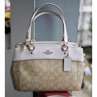 ราคา กระเป๋า COACH สีขาวลาย C (1405063359)