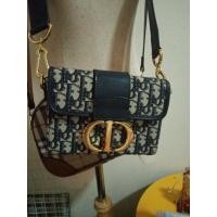 ราคา กระเป๋าสะพายข้างลายดิออร์ (13594379362)