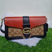 ราคา เหมือนใหม่ งานช้อป จอจี้ รุ่นตามหา ลายซี Coach มือสองของแท้ (ไม่มีสายสะพายยาว)Coach 5565 Georgie Shoulder Signature (18151258029)