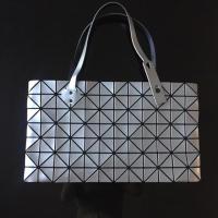 ราคา Use new Bao Bao 7x12 เหมือนใหม่ แท้ % (1874663861)