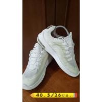 ราคา Nike air max axis มือสองแท้ 40.5/26ซม. (4994153208)