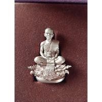 ราคา พระกริ่งเจริญพร เนื้อนวโลหะ no.880 ปี57 รุ่นเจริญพร19 ใส่เม็ดกริ่ง และจีวรหลวงพ่อคูณ พร้อมบัตรและกล่องผ้าไหม (9357372548)