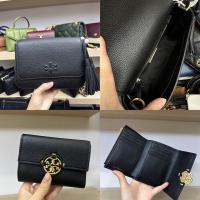 ราคา Tory burch คอสบอดี้ 2 สาย เตีย พู่ ดำ 8.5” และ เงินกลาง รุ่นมิลเล่อดำ 5.25” (21465293341)