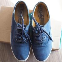 ราคา รองเท้าผ้าใบ KEDS มือสองสภาพดี ไซส์39 (385035984)