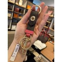 ราคา COACH TRIGGER SNAP BAG CHARM IN SIGNATURE CANVAS (20045572938)