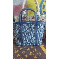 ราคา กระเป๋าผ้าทอหน้าดิออร์สีน้ำเงืนมือหนึ่ง (16487565203)