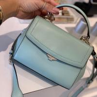 ราคา ก Michael Kors Ava Extra-small Pale Jade Leather Cross Body Bag มือ 2 ใช้ครั้งเดียว (2374368081)