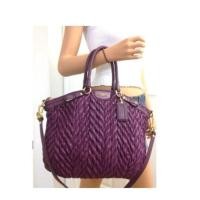 ราคา กระเป๋าCoach รุ่นหรูจาก Shop ผ้า Nylon จับจีบ สายหนังแท้ มีสายยาว ทรงสวย ใบใหญ่ เบา (รุ่นหายาก) (9586903956)
