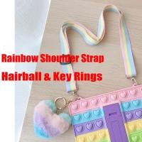 ราคา Strap /Hairball สายคล้องไหล่ แบบพกพา สีรุ้ง น่ารัก ปรับได้ ของขวัญวันหยุด เหมาะสําหรับเคสแท็บเล็ต กระเป๋าเป้สะพายหลัง เคสโทรศัพท์ แหวน (21809525280)