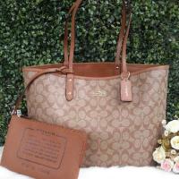 ราคา พร้อมส่งCoach tote กลับด้าน คุ้ม‼️ (264130670)