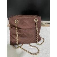 ราคา Prada แท้มือสอง กระเป๋าสะพายไหล่ สีน้ำตาล แบรนด์เนมแท้มือสอง (11959582345)