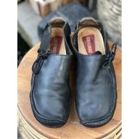 ราคา Clarks original มือสอง หนังมันสีดำ พื้นแยม สภาพดี ส่งฟรี (3765522063)