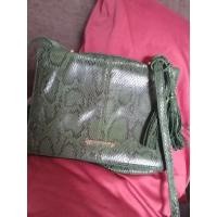 ราคา กระเป๋า Lyn แท้ มือสอง ลายหนังงู สีเขียว (5695366645)