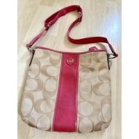 ราคา ส่งต่อกระเป๋าCoachแท้ รุ่นสะพายข้าง สายสีชมพู ใส่ของได้เยอะ สะพายสวยได้หลายแบบ (20049119256)