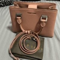 ราคา กระเป๋า Charles & Keith แท้! มีถุงผ้าให้ สภาพ ส่งฟรี! (7532475984)