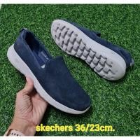 ราคา skechers แท้ มือสอง 36 (22510441894)
