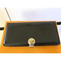 ราคา กระเป๋าสตางค์ Versace ของแท้ (มือสอง) (11806712903)