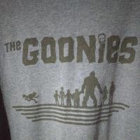 ราคา เสื้อยืดมือสอง Vintage Usa หนังเก่า The Goonies ป้ายเก่า 00's ต้น Size L.อก23/ยาว28 (10555784512)