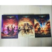 ราคา หนังสือ บัลลังก์แห่งไฟ พีระมิดสีเลือด ล่าเงาพญางู นิยายแฟนตาซีมือสอง สภาพดี (2699244501)