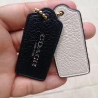 ราคา แท๊ค Size L สีขาวดำ Coach แท้ 100% (3936263603)