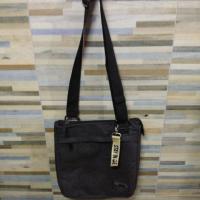 ราคา กระเป๋าสะพายข้าง EVERLAST แท้ มือสองสภาพสวย (6010660090)