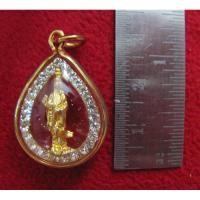 ราคา หมดจี้เจ้าแม่กวนอิมปางยืนประทานพรถือดอกบัวและคนโทน้ำทิพย์ทรงหยดน้ำเนื้อทองพ่นทรายล้อมเพชรเลี่ยมทองไมครอนพร้อมใบคาถาค่ะ (2430119918)