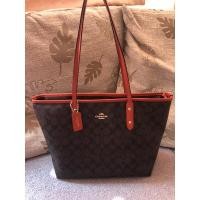 ราคา กระเป๋า coach มือสอง รุ่นฮิต สภาพใช้ต่อได้อีกยาว ขายราคาแบ่งกันใช้ ราคาเทๆ coach canvas city zip tote (10913124932)