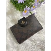ราคา กระเป๋าสตางค์ Coach แท้ 100 % สีน้ำตาลเข้ม ลายซี (19079496840)