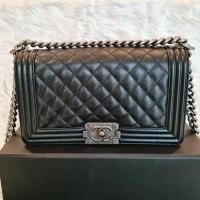ราคา Like New Chanel boy 10 holo26 สภาพ 99% (14000143419)